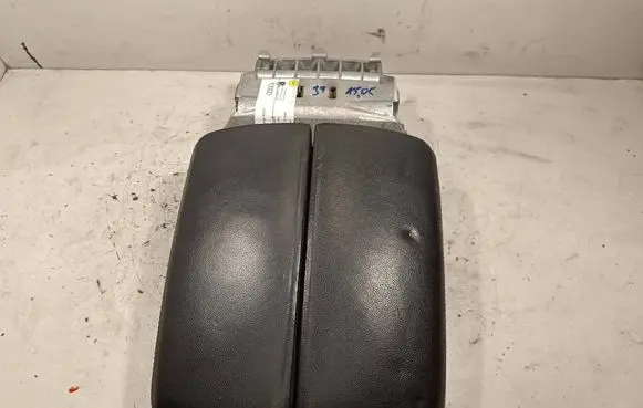 Audi Q7 4M Armrest 4M0864207C AU736AL 09042015