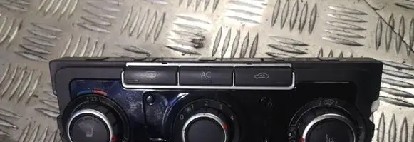Volkswagen PASSAT B6 Climate control unit 5hb009751