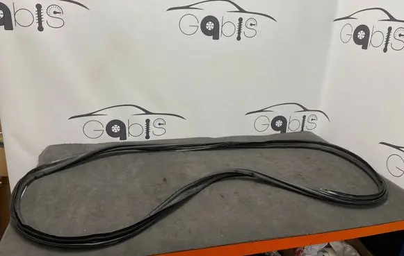 Volvo S90, V90 Loading door rubber seal (on body) 31371781