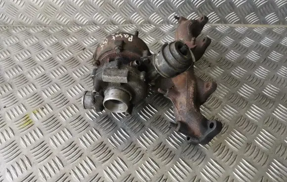 Volkswagen PASSAT B5 Turbo 028145702C