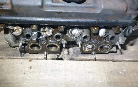 Peugeot 206 Engine head 