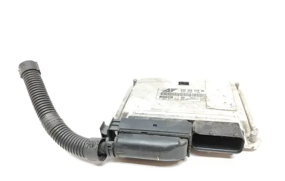 Volkswagen PASSAT B5.5 Engine control unit/module 038906019NA 1039S06269 0281011822