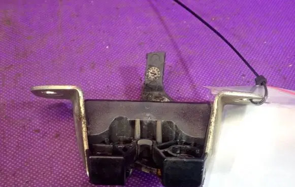 Peugeot 107 Tailgate/trunk/boot lock/catch/latch 693500H010