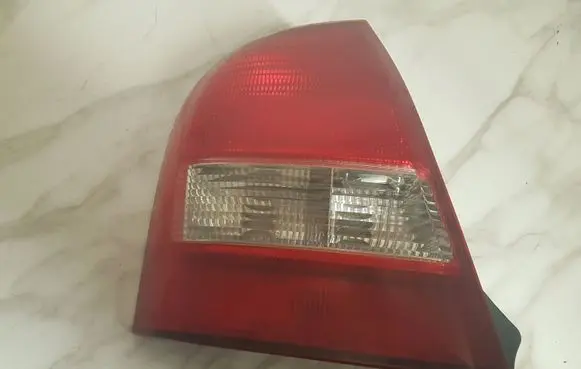 Mazda 626 Rear/tail lights 22061867