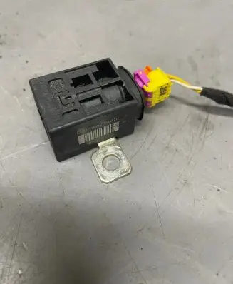 Audi Q7 4L Battery relay fuse 4f0915519 108C391AA