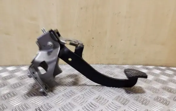 Hyundai ix35 Brake pedal 328002S950
