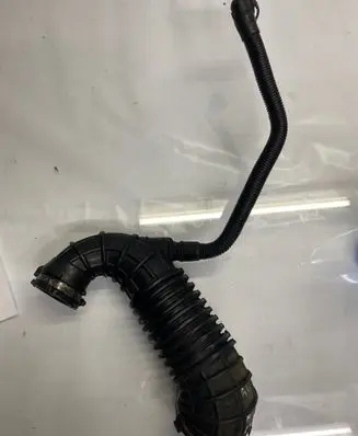 Air intake hose/pipe