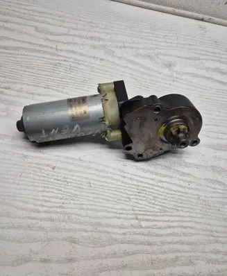 Volvo XC70 Seat adjustment motor 0130002527 198389104 290709F