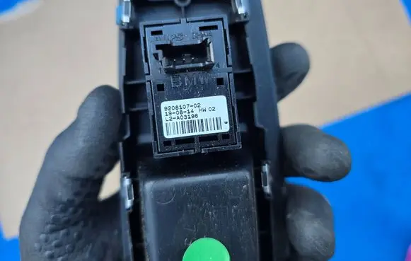 BMW 1 F20 F21 Electric window control switch 9208107