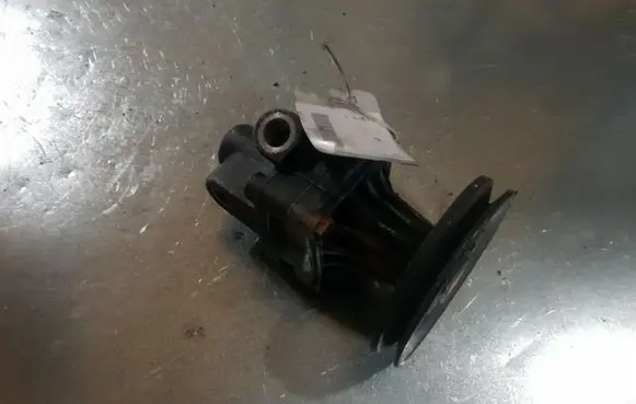 BMW 5 E34 Power steering pump