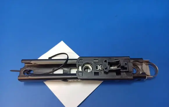 Mercedes-Benz CLS C219 Seat belt adjustment motor A2118600688