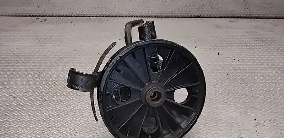 Volvo V70 Power steering pump 9485757