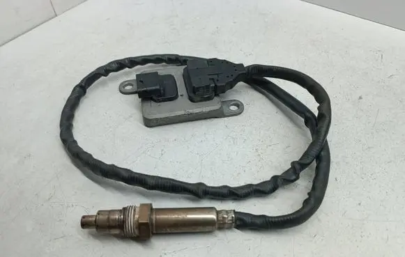 Mercedes-Benz ML W166 Lambda probe sensor A0009057100 5WK96683A 0009057100