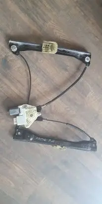 Skoda Rapid (NH) Front window lifting mechanism without motor
