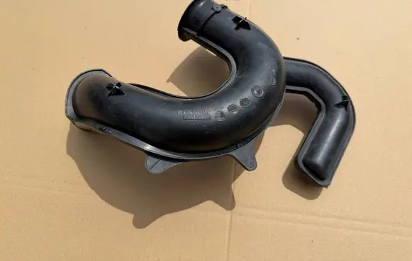 Renault Scenic III - Grand scenic III Air intake duct part 8200923128 8200841043