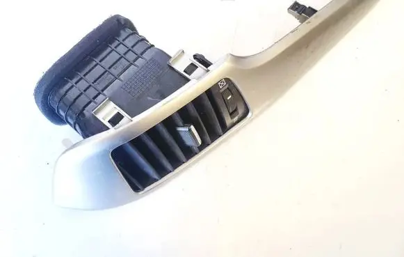 Chevrolet Captiva Dash center air vent grill adx26