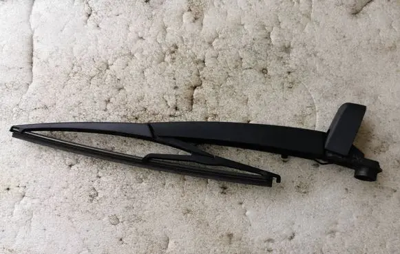 Nissan Qashqai Rear wiper blade arm 35029817