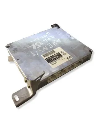 Toyota Avensis T250 Engine control unit/module 1758006323 8966105690 MB1758006323