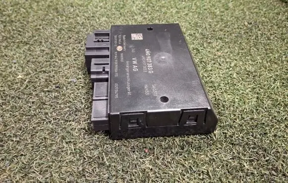 Porsche Cayenne (9Y0 9Y3) Other control units/modules 4M0907383G 4M0907383B