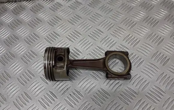 Peugeot 206 CC Piston 