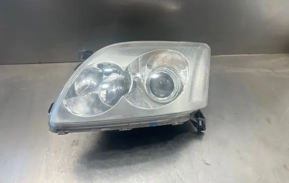 Toyota Avensis T250 Headlight/headlamp