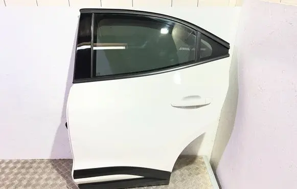 Opel Mokka B Rear door 