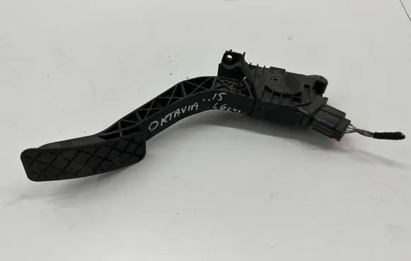 Skoda Octavia Mk3 (5E) Accelerator throttle pedal 5Q2723503D