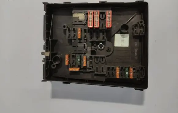 Skoda Octavia Mk2 (1Z) High voltage junction box 017181301 8F210109 10030904328