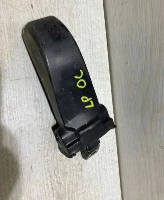 Skoda Octavia Mk3 (5E) Front door check strap stopper 5E0837267A