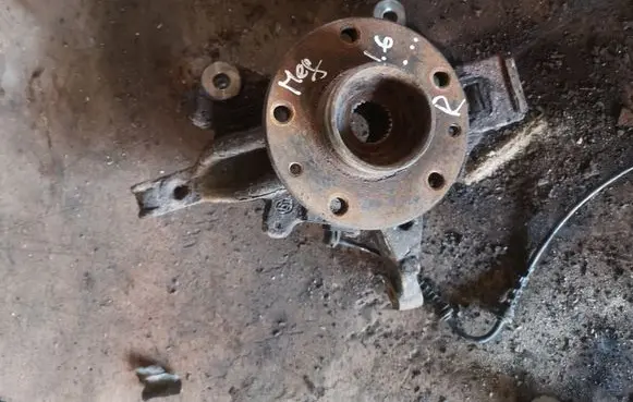 Renault Megane III Front wheel hub