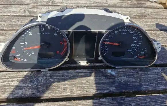 Audi A6 S6 C6 4F Speedometer (instrument cluster) 5550007301
