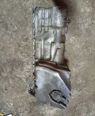 BMW 5 E39 Oil sump 14327059 4GF4AM32