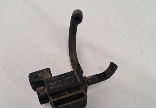 Volkswagen Golf IV Valve vacuum 037906283A 72240200