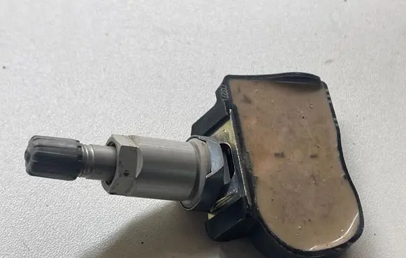 Land Rover Discovery Sport Tire pressure sensor GX631A159AA S180052076B A2C93315301