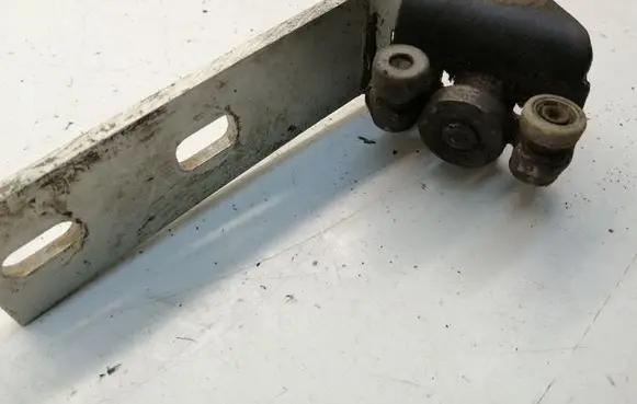 Ford Transit Sliding door middle roller runner 