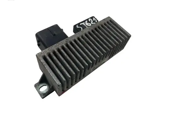 Renault Trafic III (X82) Glow plug pre-heat relay 8200558438A