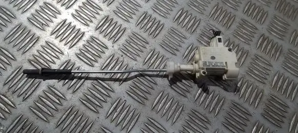 Volkswagen Golf V Central locking motor 1k6810773 3b0959782a