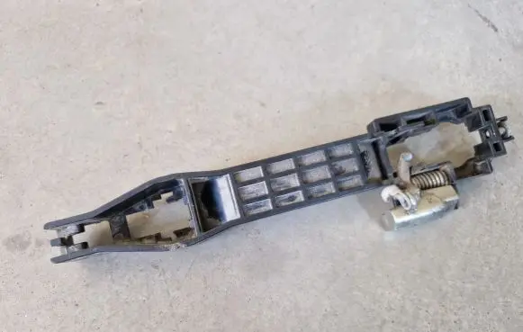 Front door exterior handle/bracket
