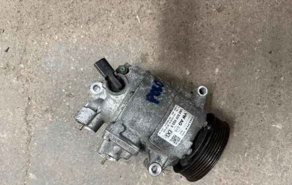 Volkswagen PASSAT B6 Air conditioning (A/C) compressor (pump) 5N0820803E