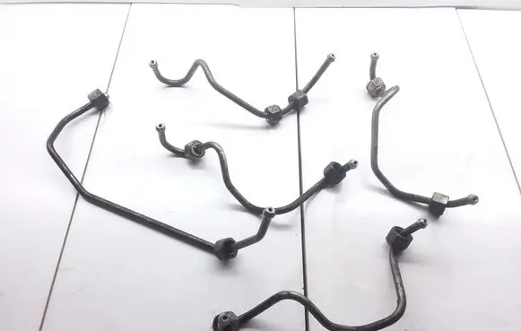 Volvo V50 Fuel line pipe