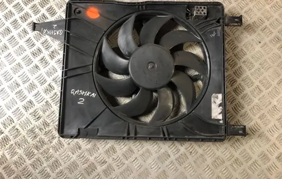Nissan Qashqai Radiator cooling fan shroud
