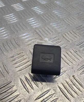 Toyota Yaris Engine bonnet (hood) release handle