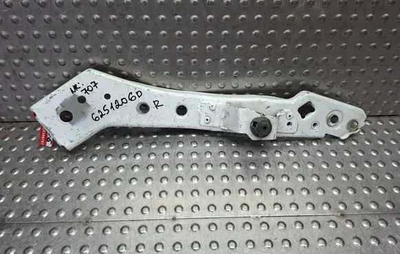 Renault Megane III Headlight/headlamp mounting bracket S26309707 6251206D