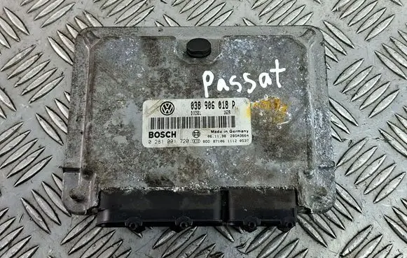 Volkswagen PASSAT B5 Engine control unit/module 038906018P