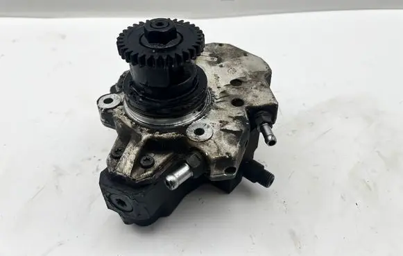 Mercedes-Benz E W212 Fuel injection high pressure pump A6420104345 A6420700801 0445010210