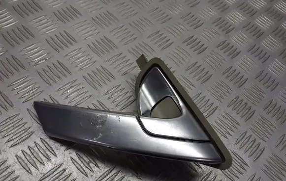 Nissan Primera Front door interior handle 80671BA