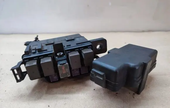 Fuse box set