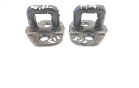 Nissan Pathfinder R50 Front door lock loop/hook striker 9420