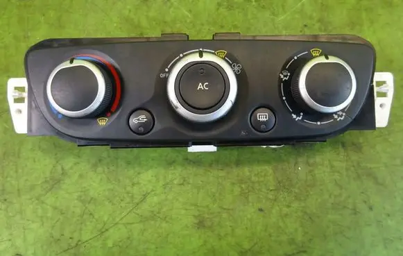 Renault Megane III Climate control unit