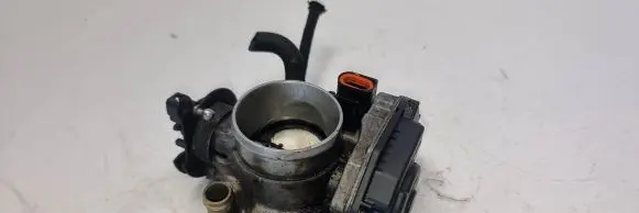 Volkswagen PASSAT B5 Throttle body valve 